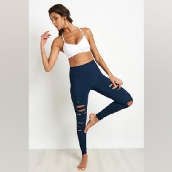 ALO Ripped Warrior leggings - Picture 3 of 9